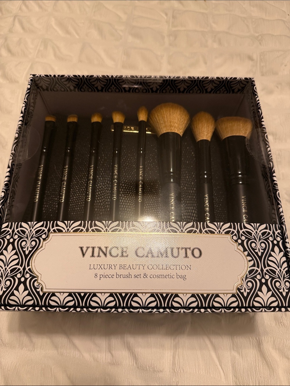 Vince Camuto Black & Gold 8-Piece Makeup Brush Set